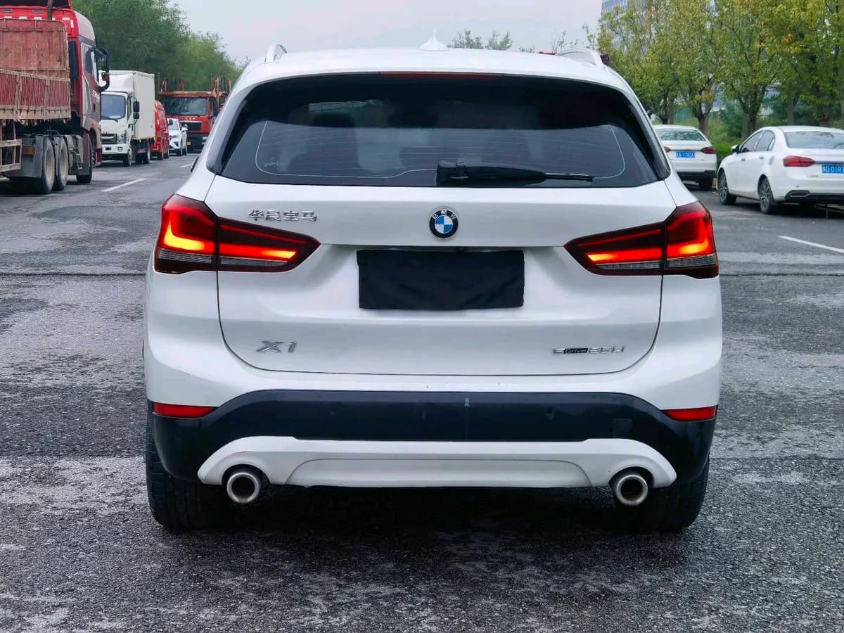 BMW X1 2022 sDrive25Li 8