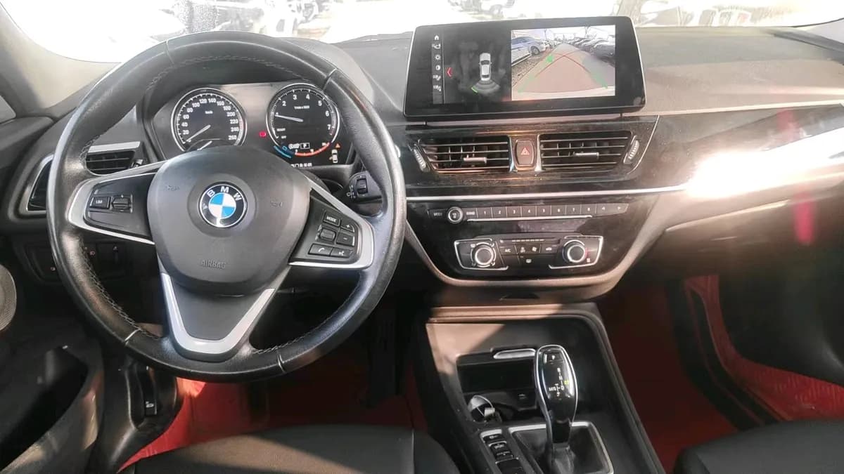 BMW 1 2021 120i M 7