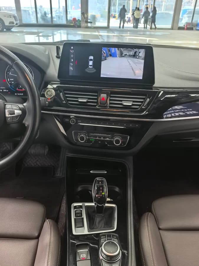 BMW 1 2021 120i M 10