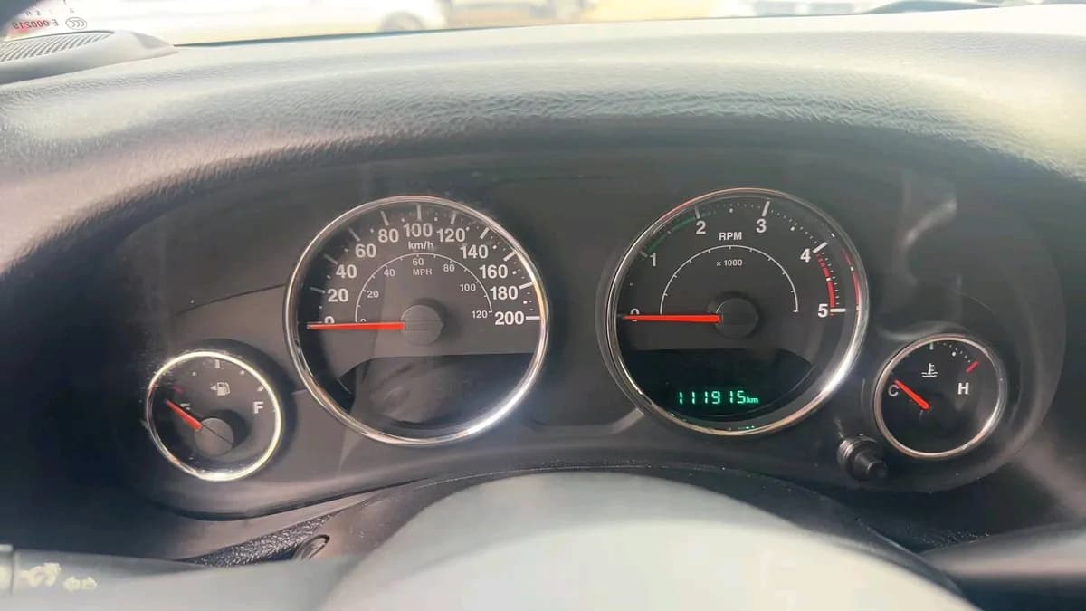 Jeep 2015 2.8TD Sahara 8