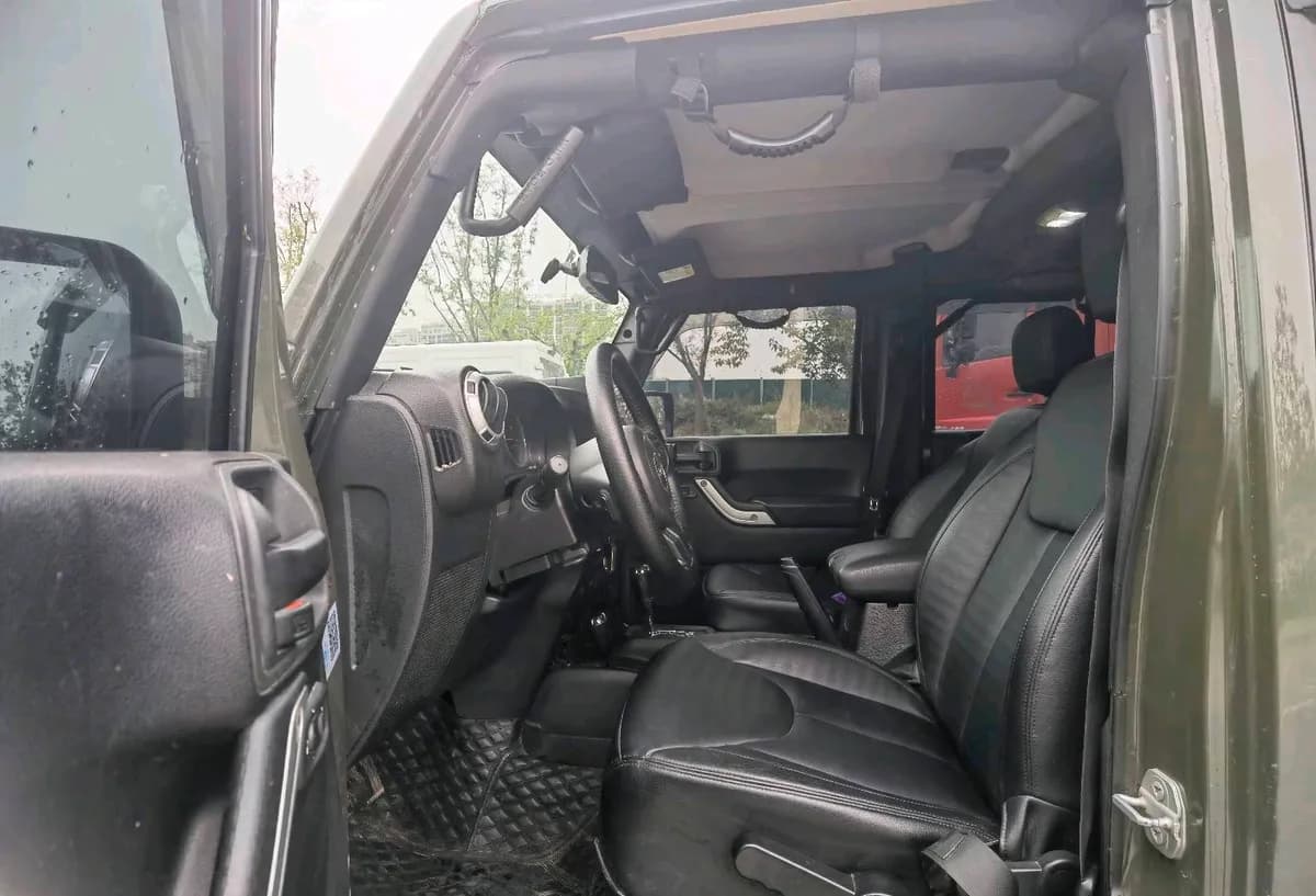 Jeep 2015 2.8TD Sahara 10