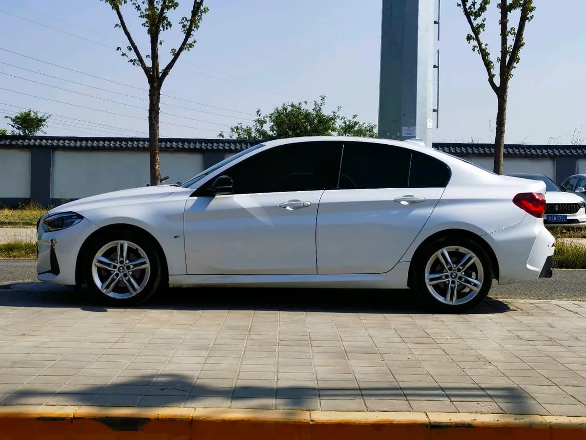 BMW 1 2023 120i M 4