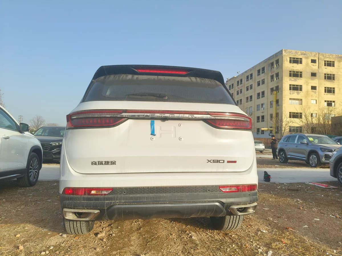 Jetour X90 PLUS 2024 1.6TD DCT Z 7 7