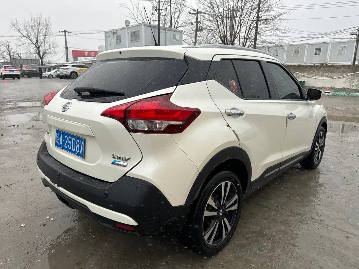 Nissan 2019 1.5L CVT 4