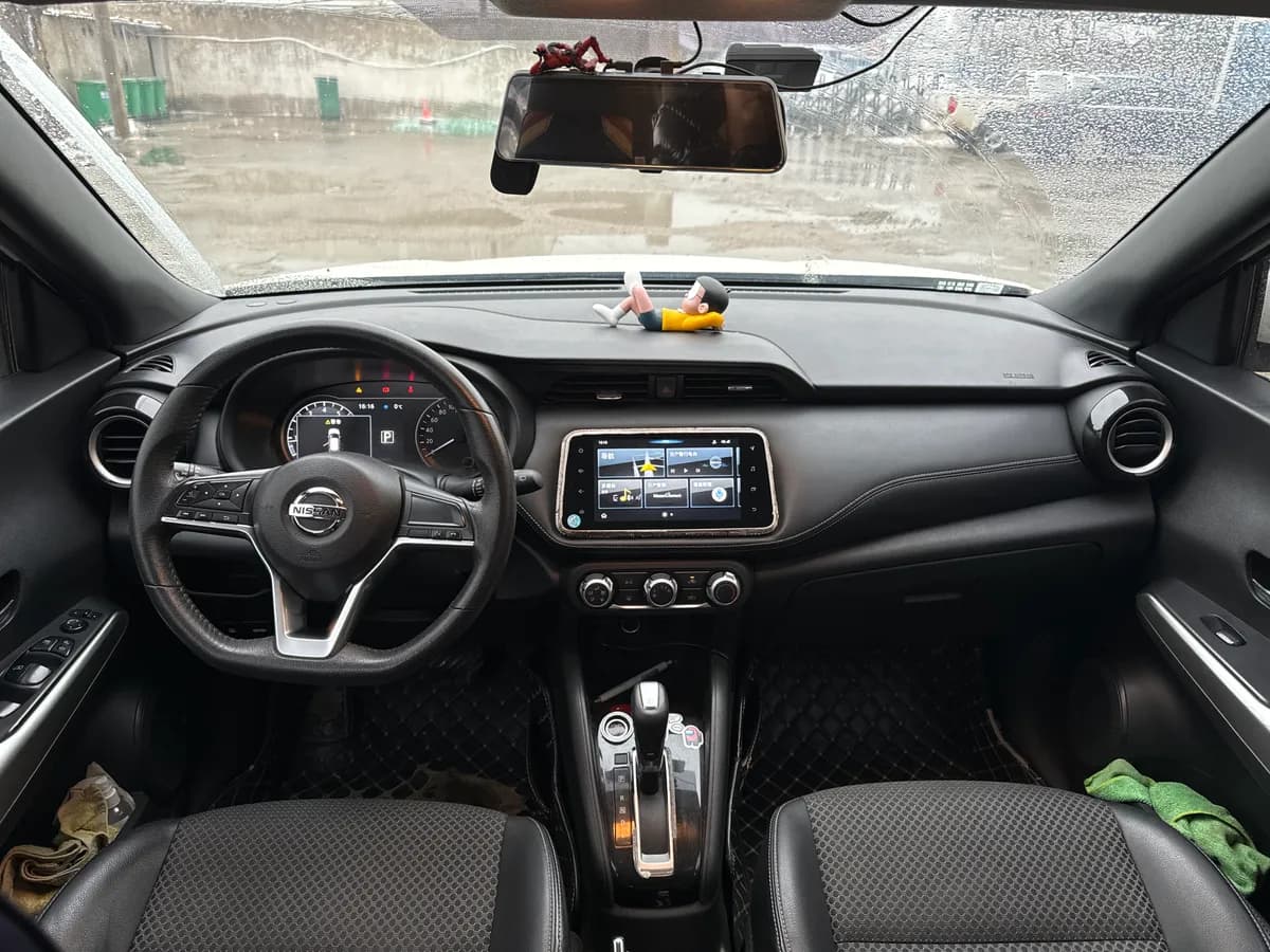 Nissan 2019 1.5L CVT 8