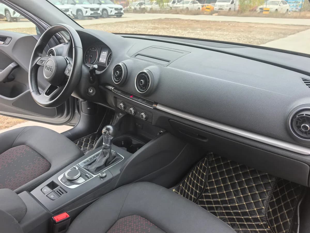 Audi A3 2020 Limousine 35 TFSI VI 10
