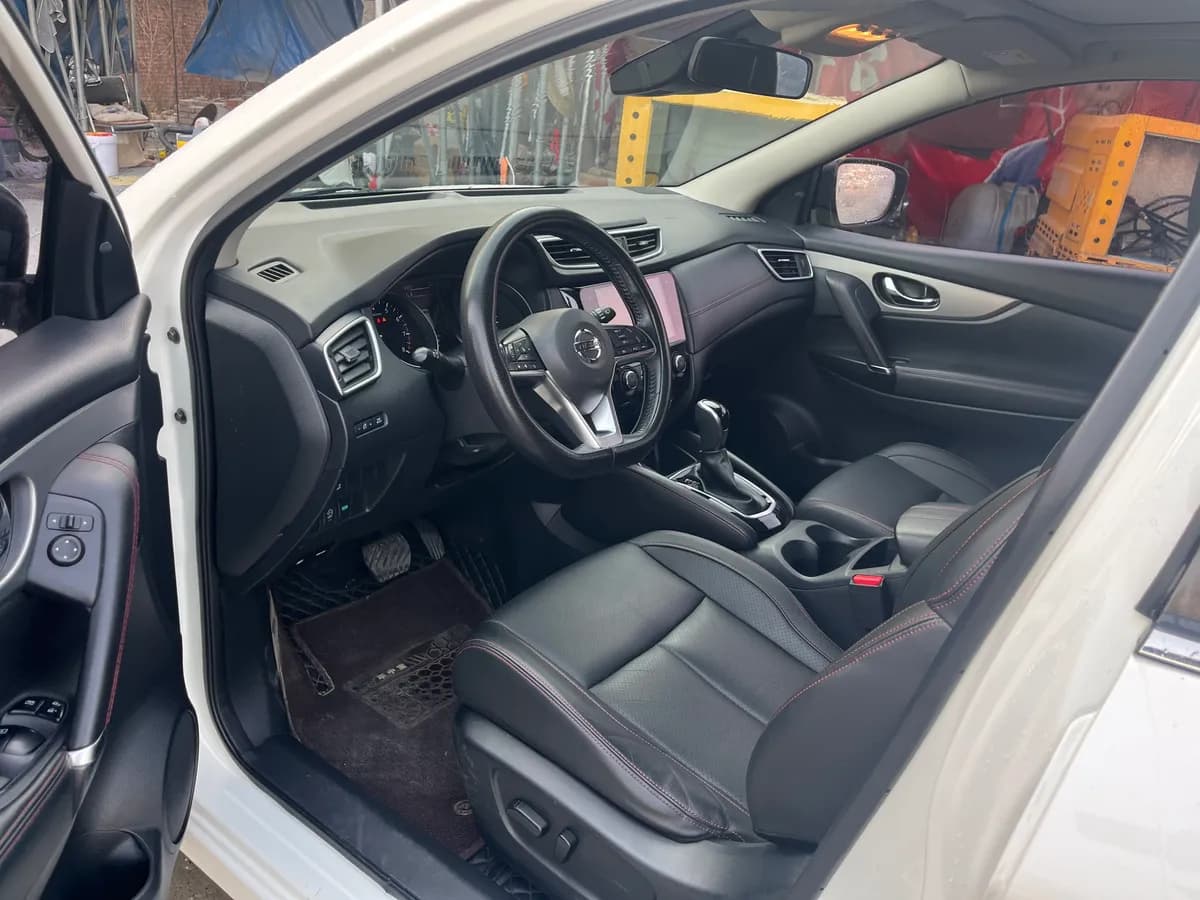 Nissan 2021 2.0L CVT 3