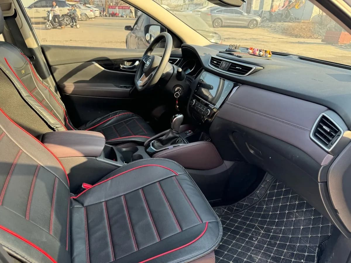 Nissan 2021 2.0L CVT 8