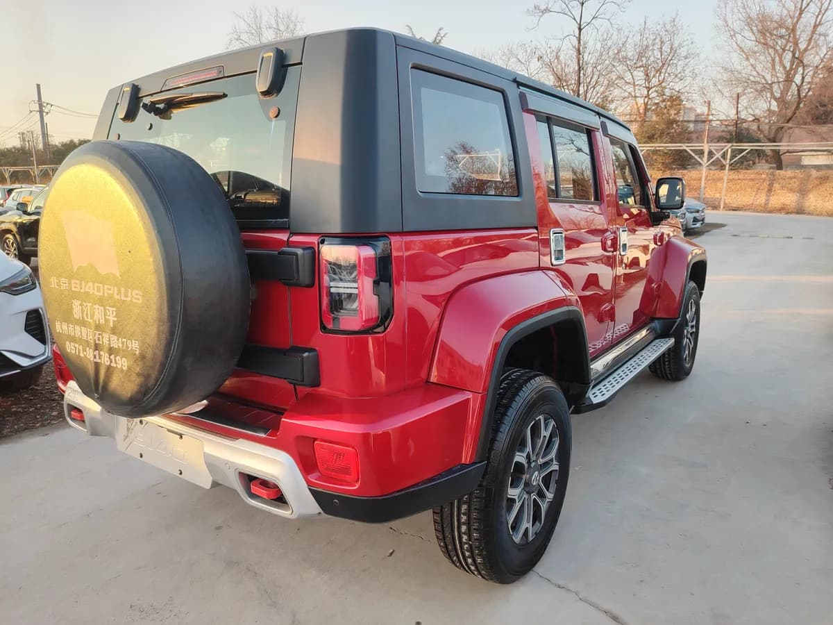 BAIC BJ40 2019 PLUS 2.3T VI 6