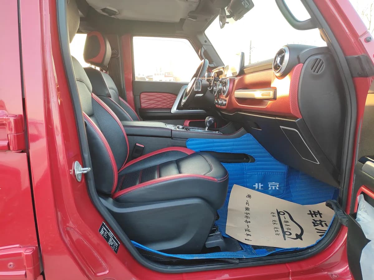 BAIC BJ40 2019 PLUS 2.3T VI 8