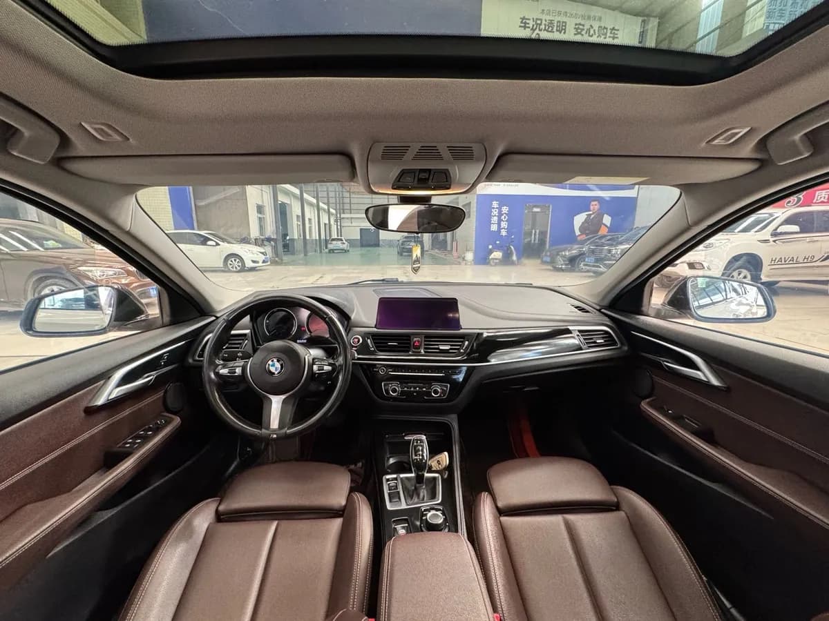 BMW 1 2020 120i M 7