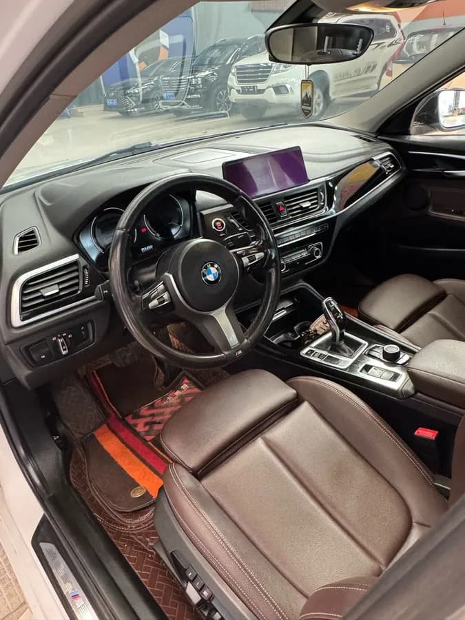BMW 1 2020 120i M 8