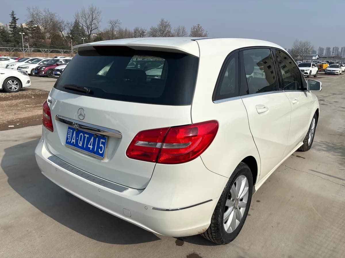 Mercedes-Benz B 2012 B 180 6