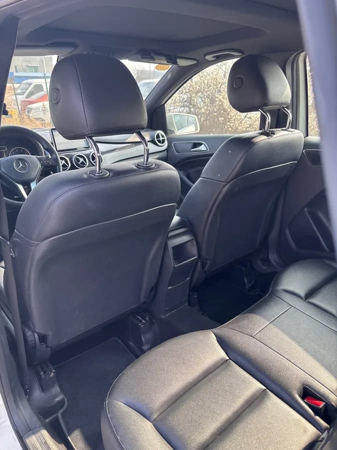 Mercedes-Benz B 2012 B 180 7