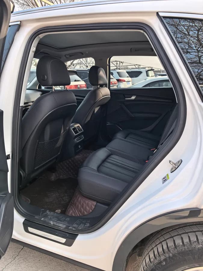 Audi Q5L 2021 40 TFSI 4