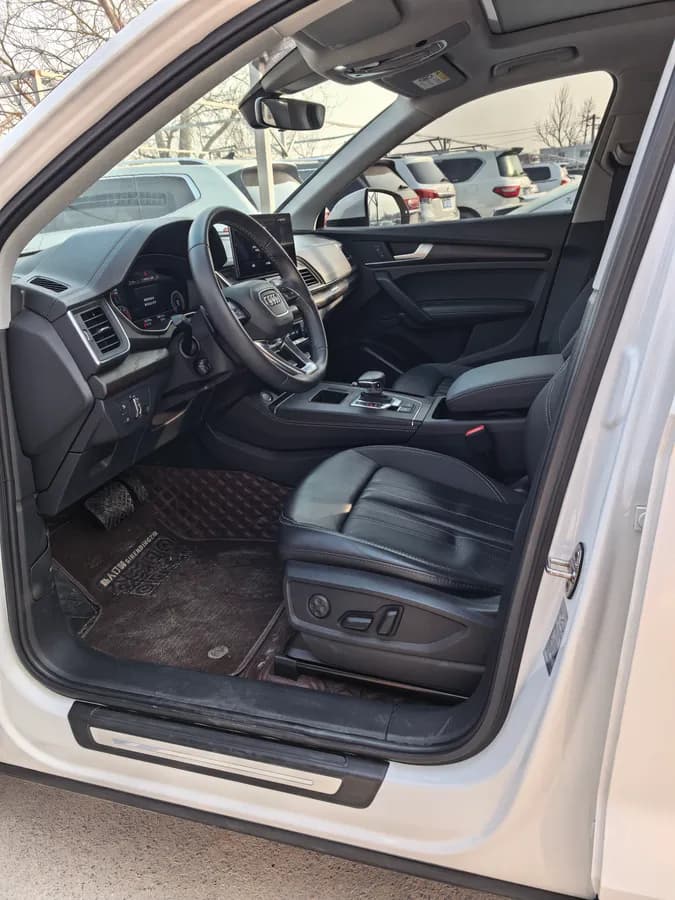 Audi Q5L 2021 40 TFSI 5