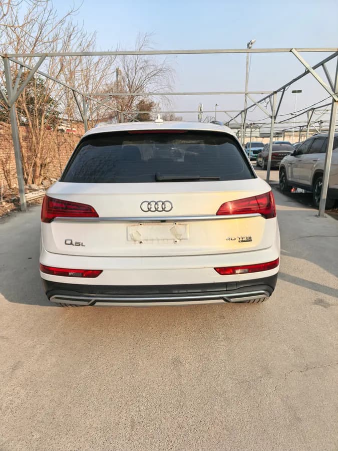 Audi Q5L 2021 40 TFSI 9