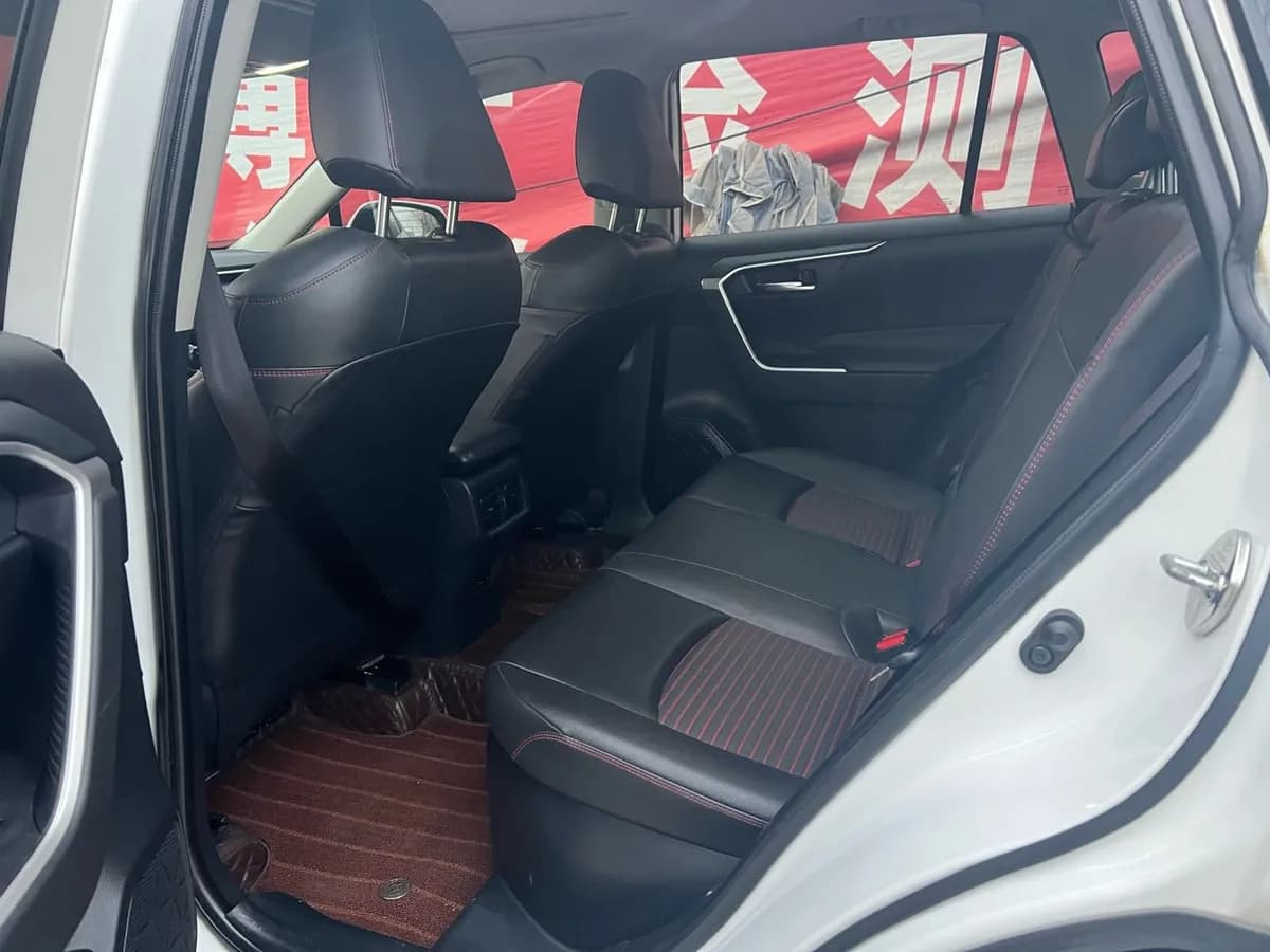 Toyota RAV4 E+ 2021 2.5L Pro 8