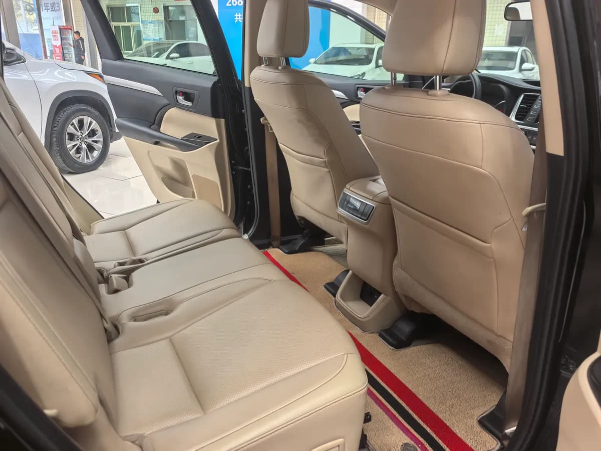 Toyota 2021 2.0T 7 8