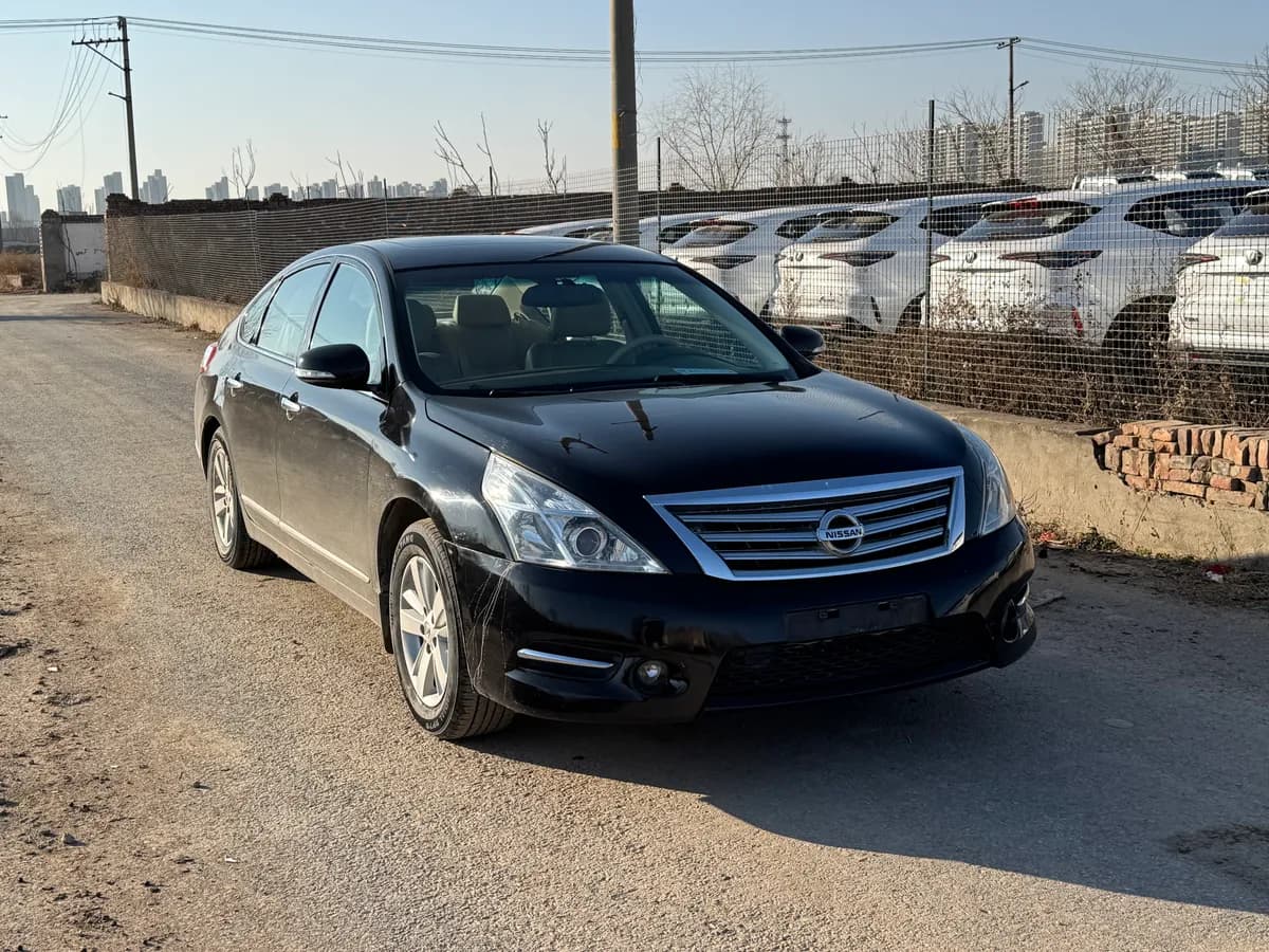 Nissan 2011 2.0L XL 2