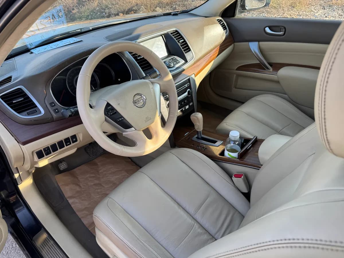 Nissan 2011 2.0L XL 4