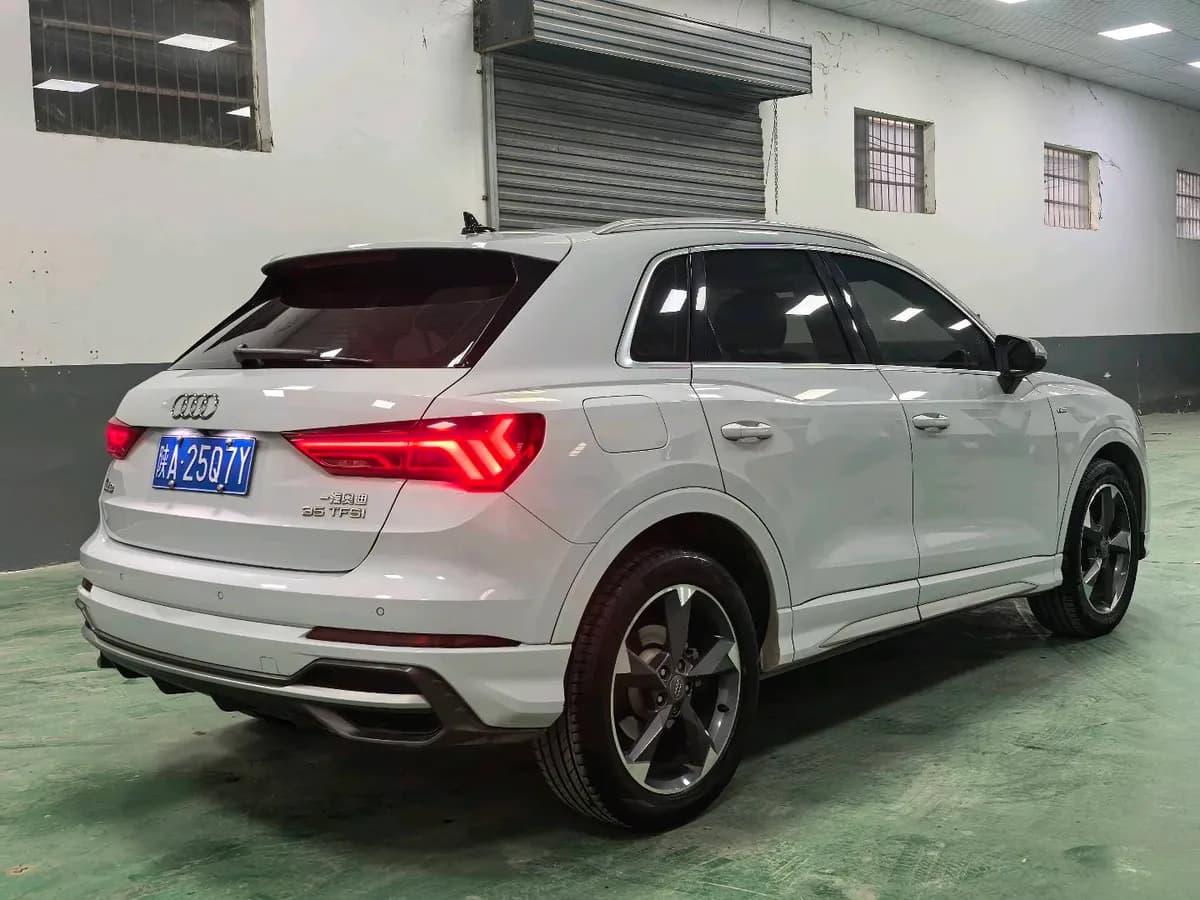 Audi Q3 2019 35 TFSI 9