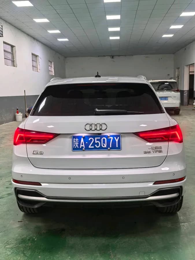 Audi Q3 2019 35 TFSI 10
