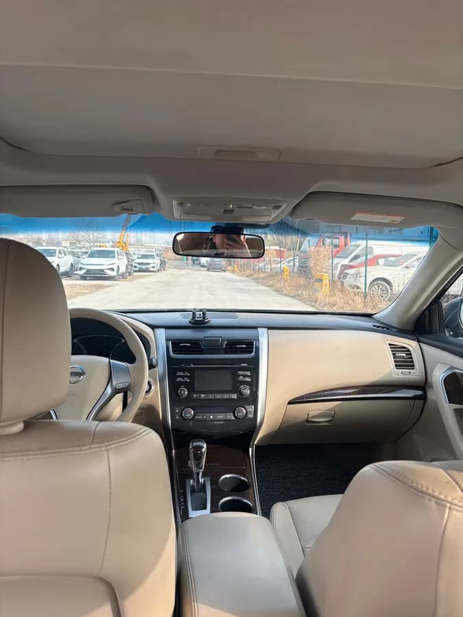 Nissan 2015 2.0L XL-Sporty 8