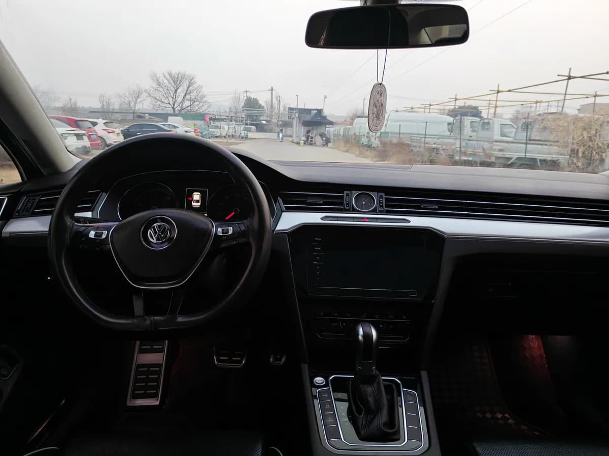 Volkswagen GTE 2020 GTE 9