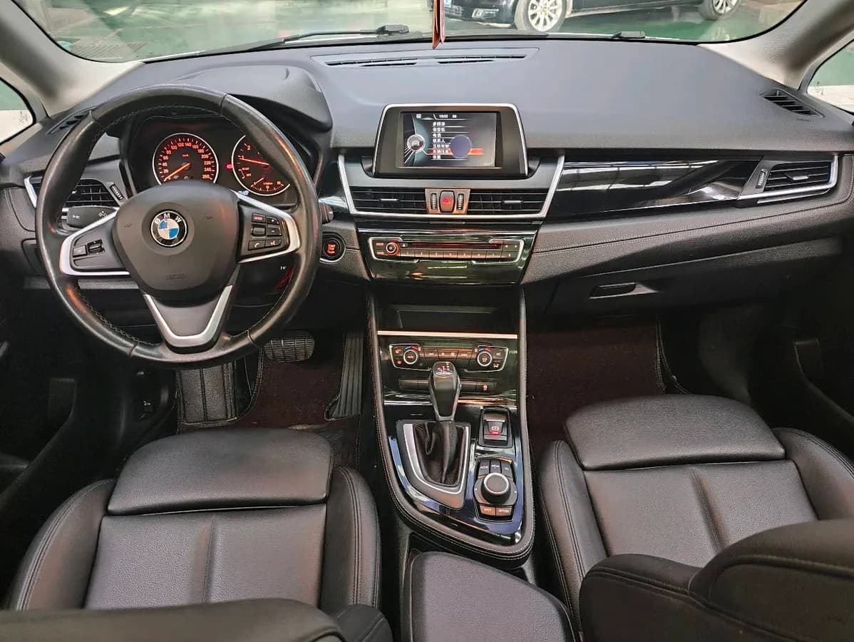 BMW 2 2016 218i 5