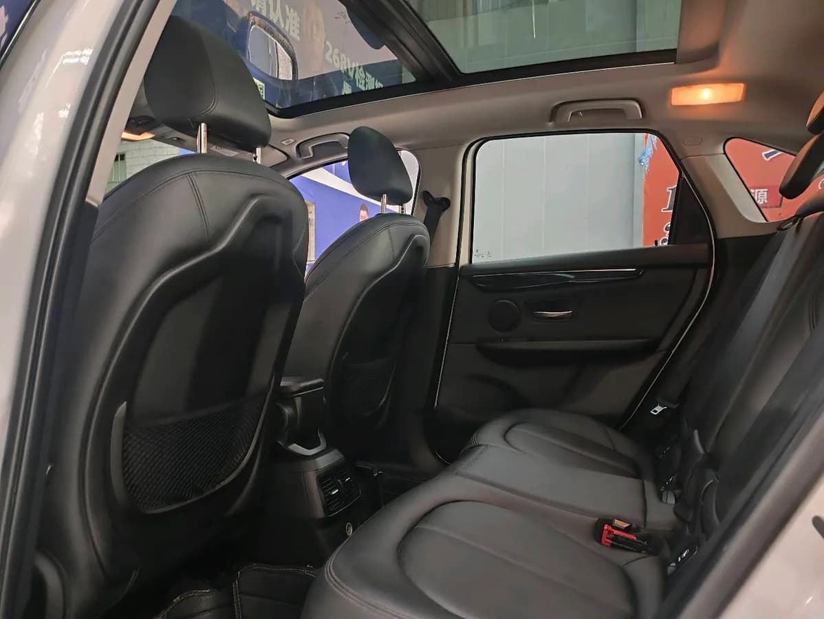 BMW 2 2016 218i 7