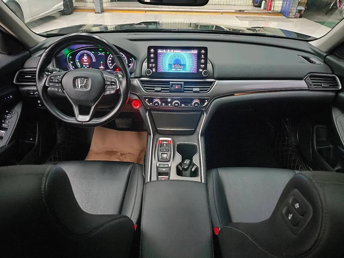 Honda 2018 · 2.0L VI 5