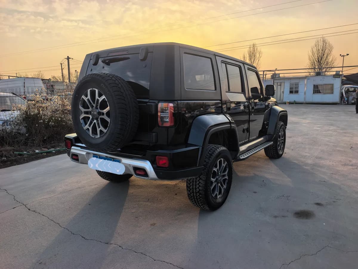 BAIC BJ40 2024 2.0T 9