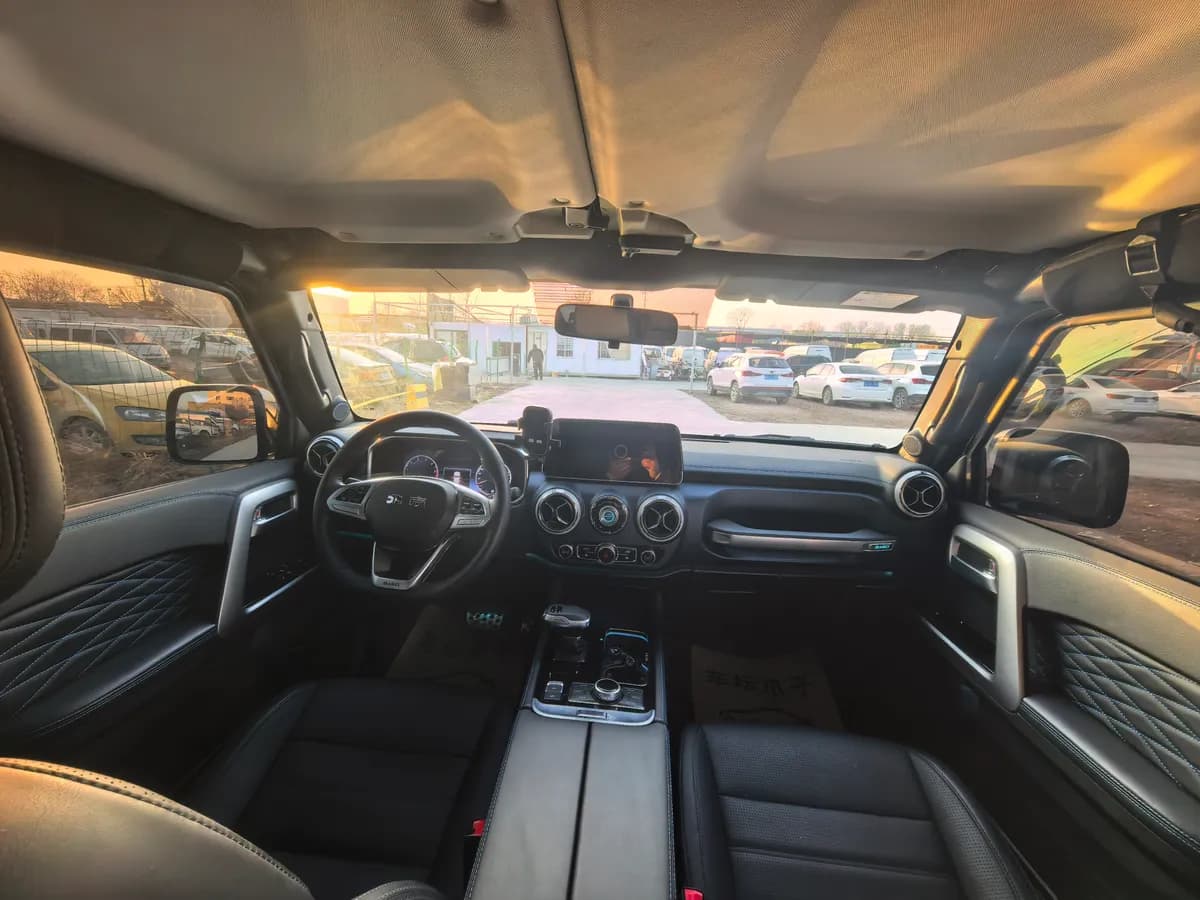 BAIC BJ40 2024 2.0T 10