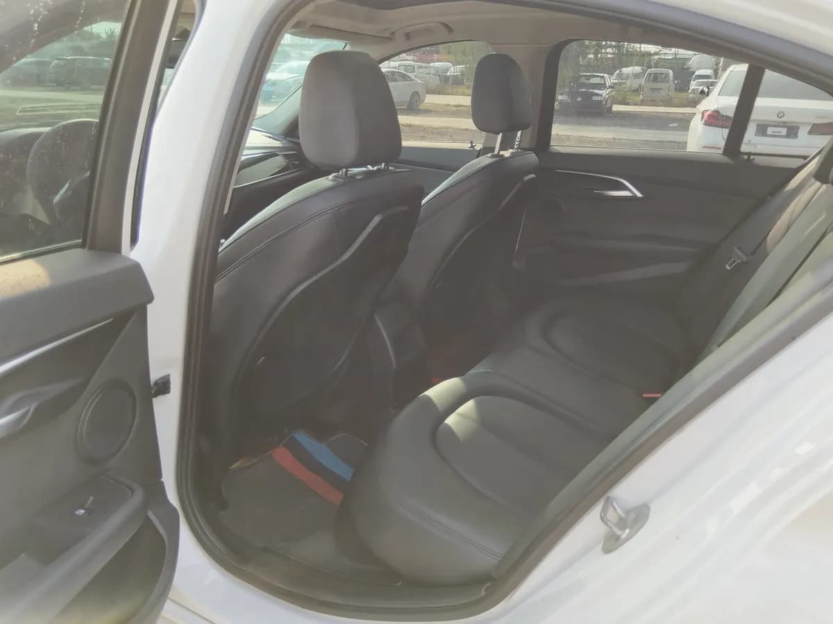BMW 1 2018 118i 4