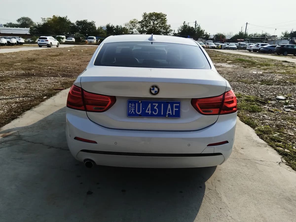 BMW 1 2018 118i 9