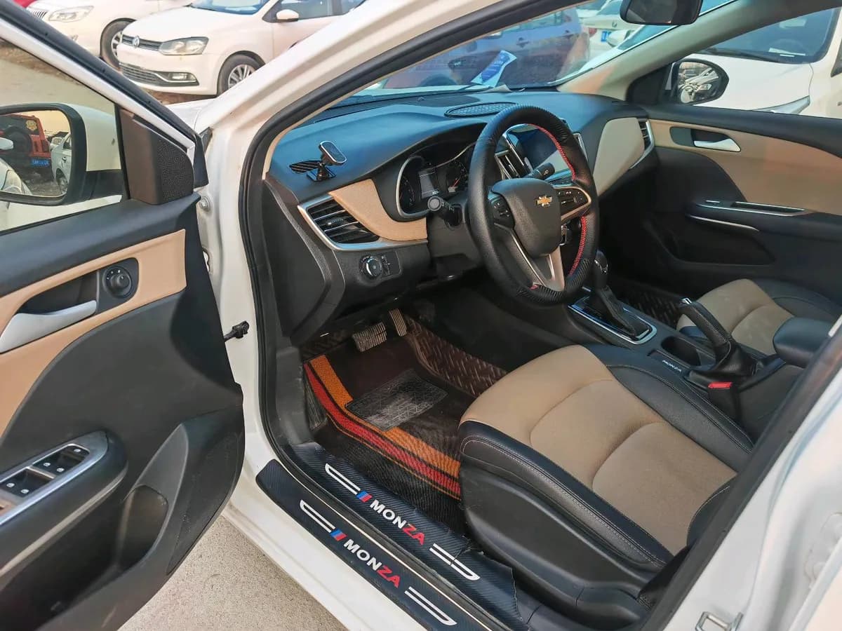 Chevrolet 2022 320 3