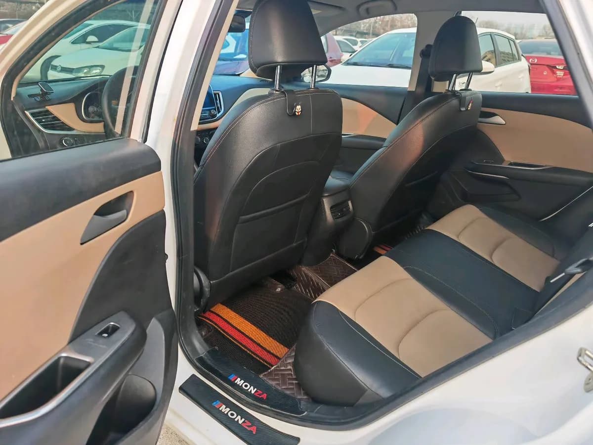 Chevrolet 2022 320 5