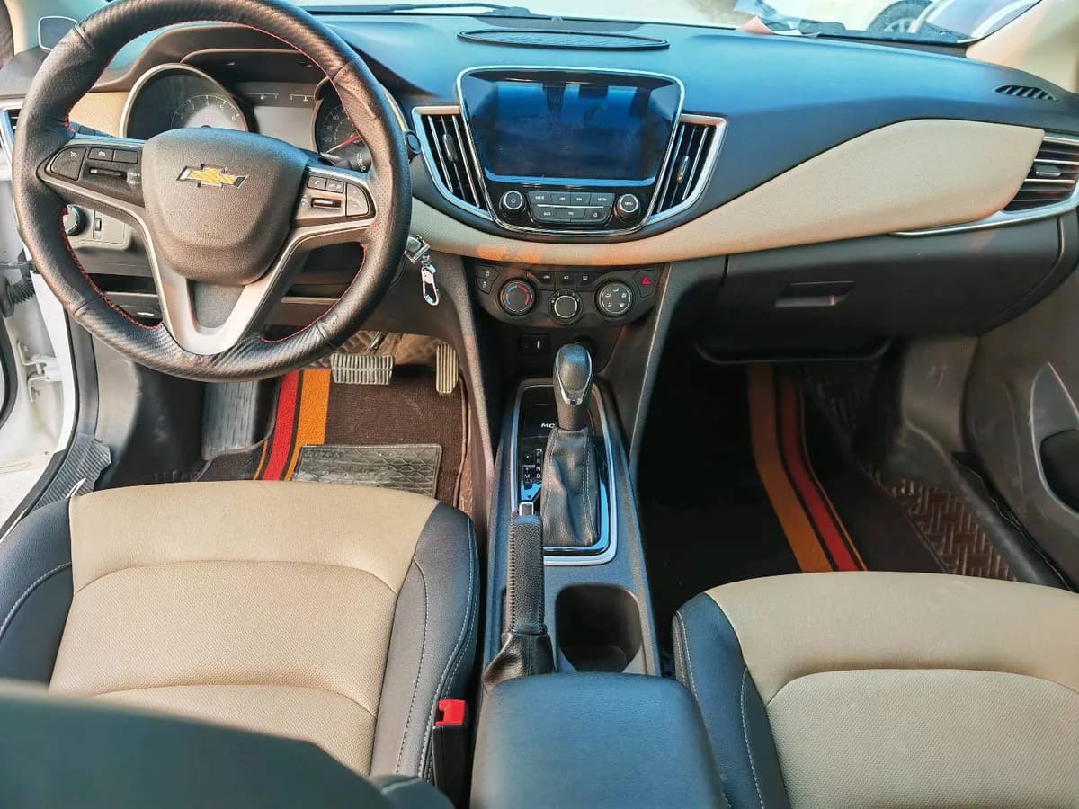 Chevrolet 2022 320 6