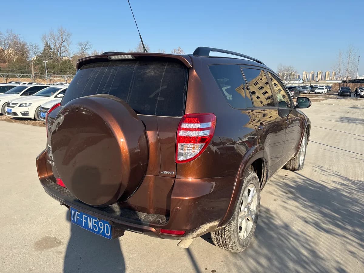 Toyota RAV4 2011 2.4L 4