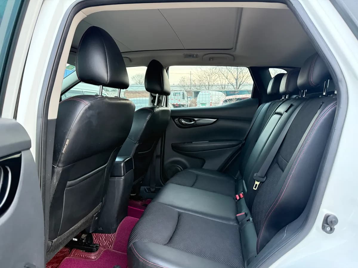 Nissan 2016 2.0L CVT 7