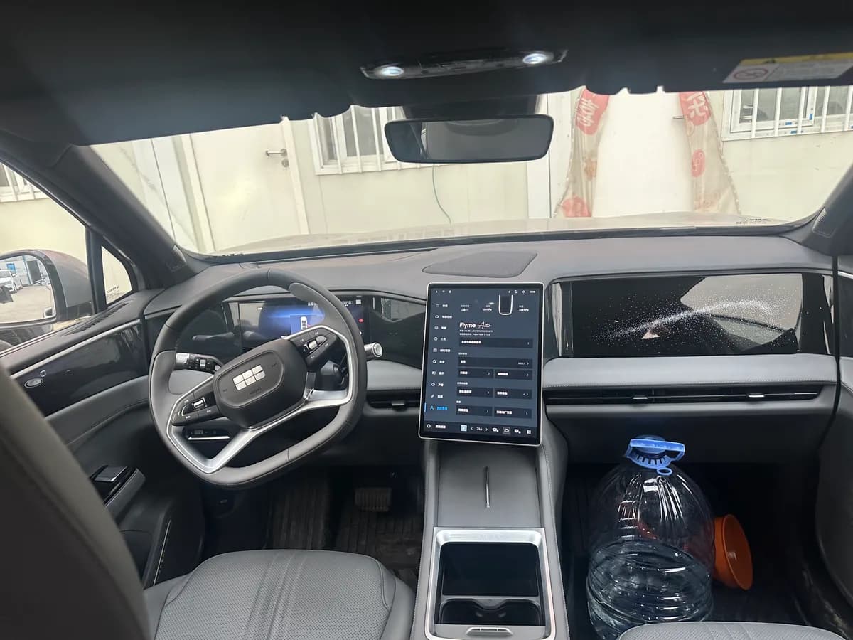 Geely L7 2025 EM-i 115km 2