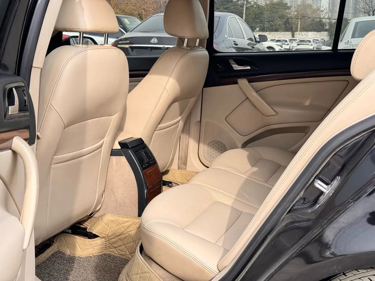 Skoda 2010 1.6L 7
