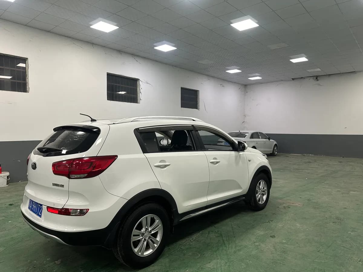Kia 2016 2.0L GL 4