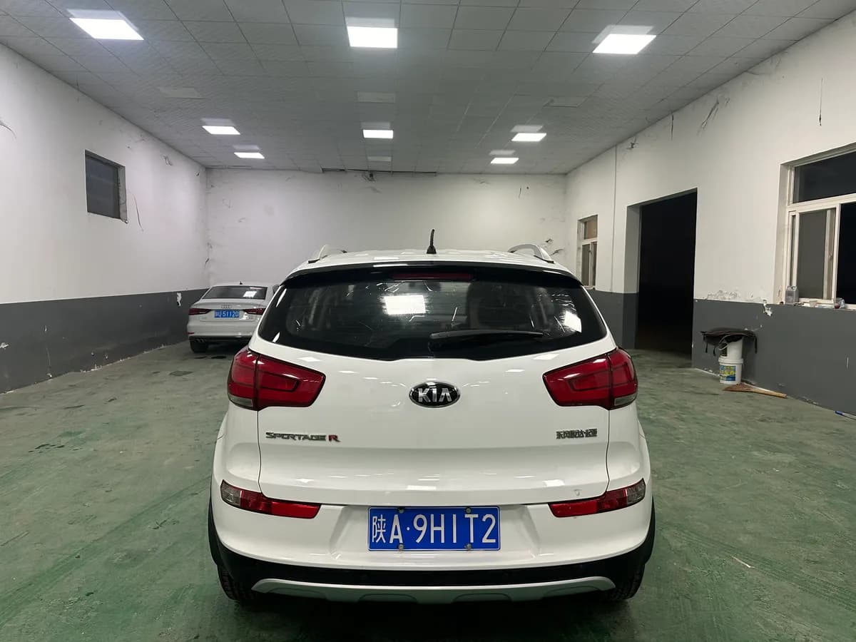 Kia 2016 2.0L GL 5
