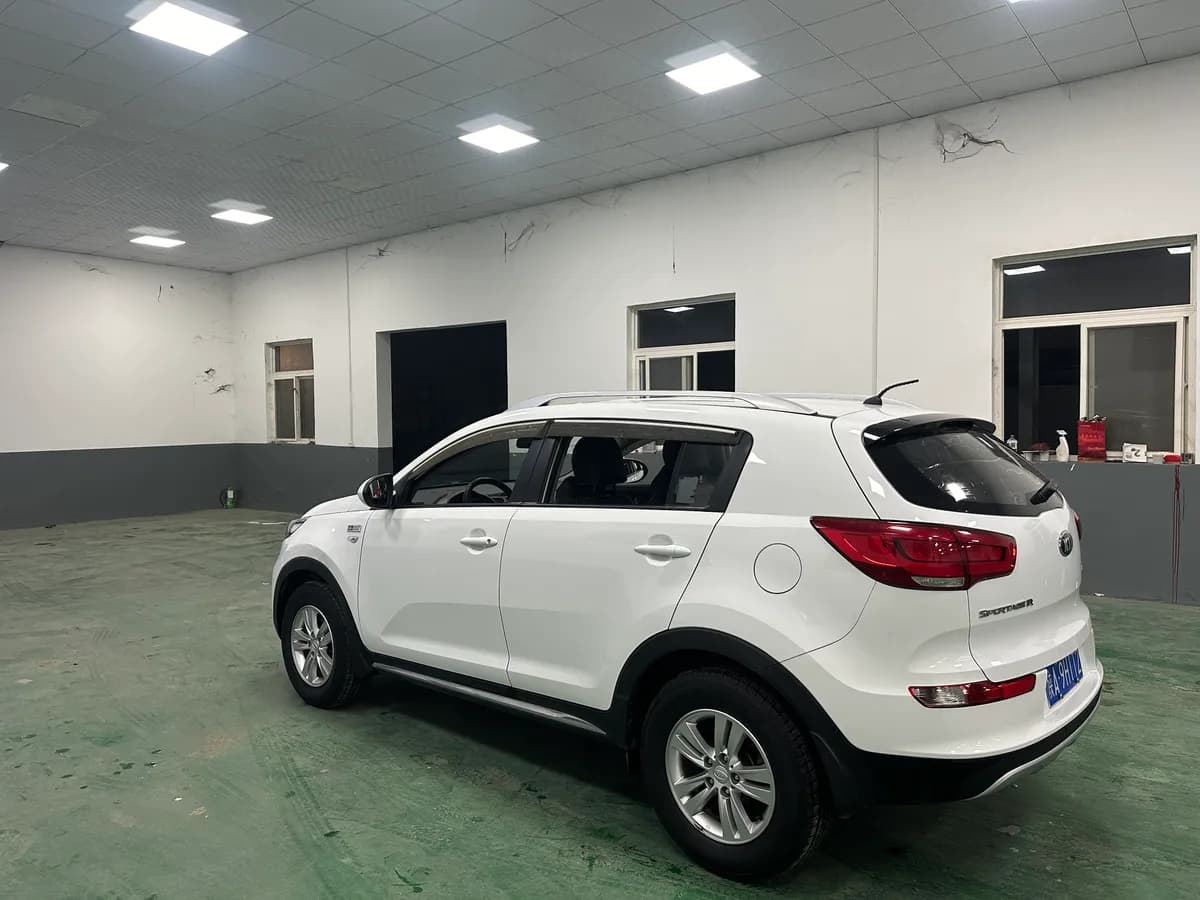 Kia 2016 2.0L GL 6