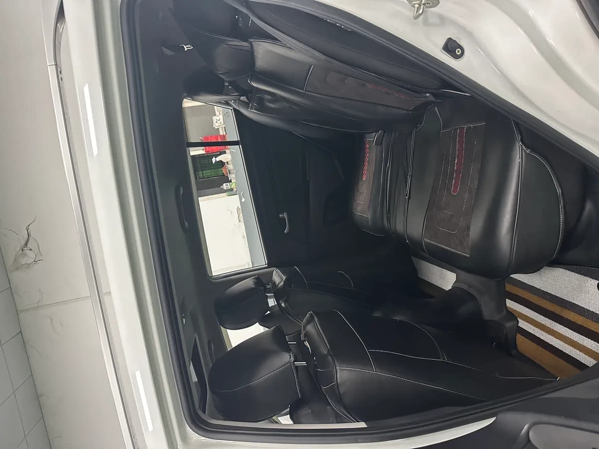Kia 2016 2.0L GL 8