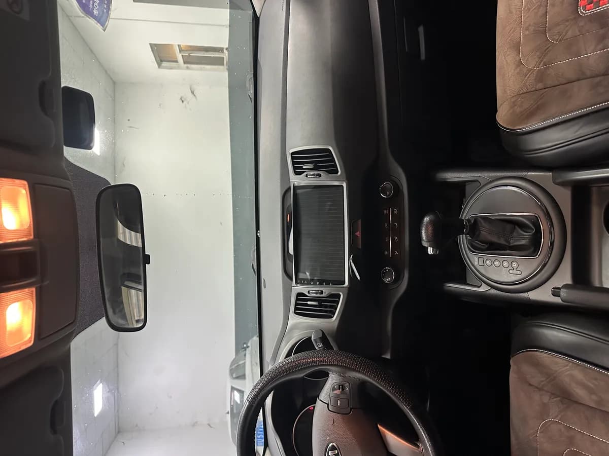 Kia 2016 2.0L GL 10