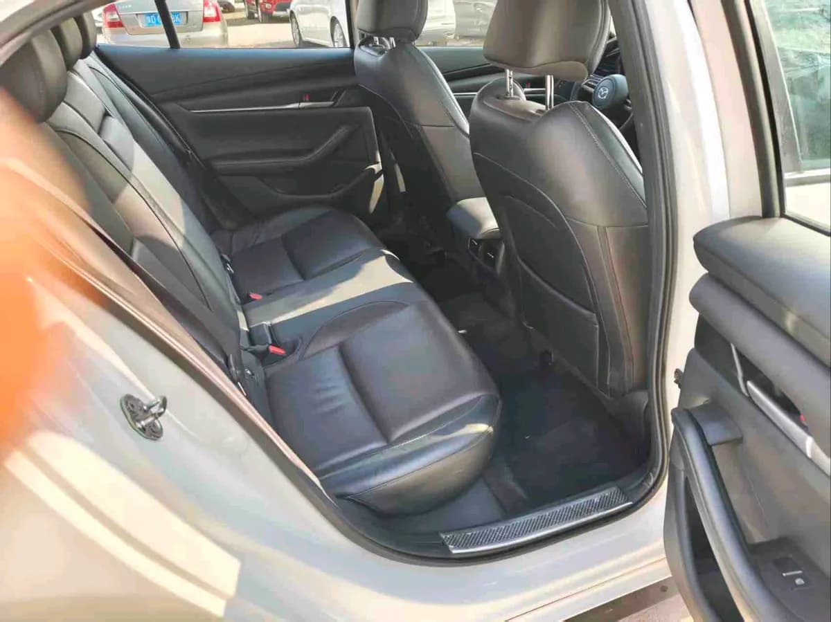 Mazda 3 2020 1.5L 7