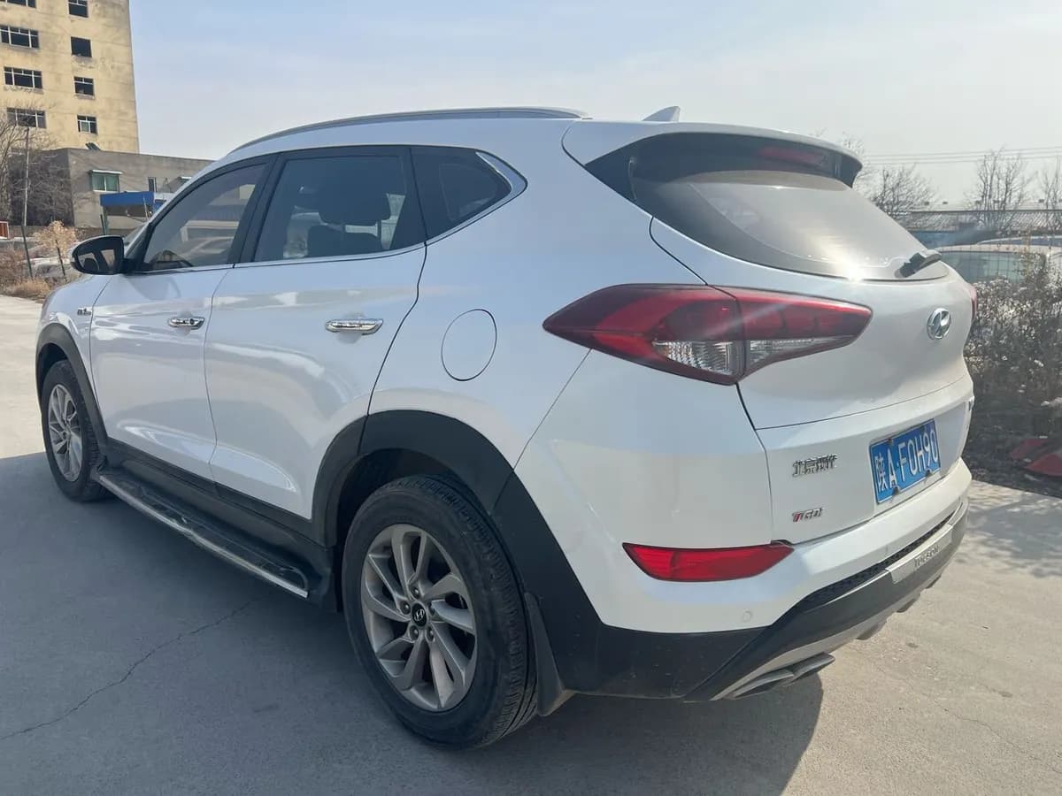 Hyundai 2015 1.6T 6